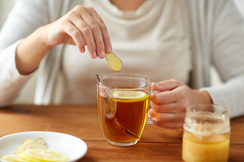 uống nước gừng mật ong trước khi đi ngủ